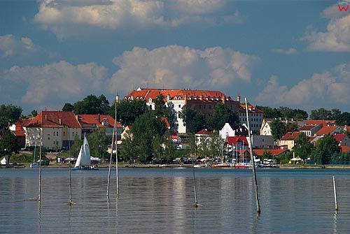 Warm-Maz. Ryn, panorama przez jezioro Rynskie.